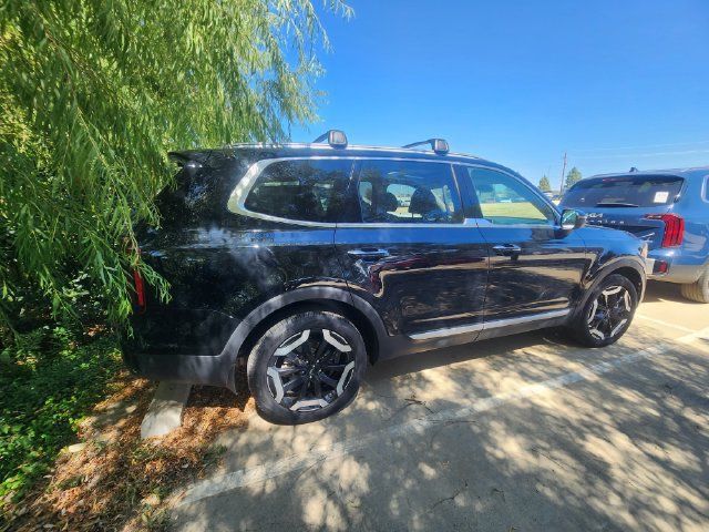Certified 2024 Kia Telluride S w/ S Sunroof Package AWD/4WD image 4