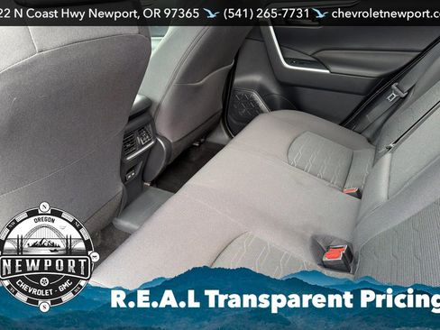 Used 2022 Toyota RAV4 SE w/ Weather & Moonroof Package image 12