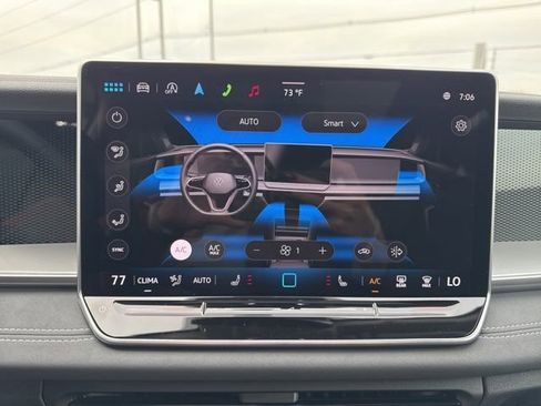 New 2025 Volkswagen Tiguan SE image 11