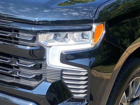Used 2025 Chevrolet Silverado 1500 RST AWD/4WD image 5