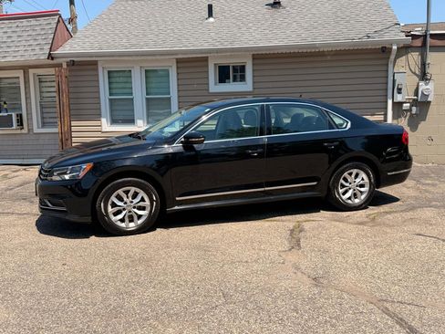 Used 2016 Volkswagen Passat 1.8T S FWD image 3