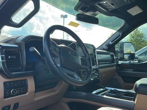 Used 2024 Ford F350 Lariat w/ Lariat Ultimate Package AWD/4WD image 2