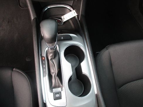 Used 2022 Chevrolet Malibu LT image 13