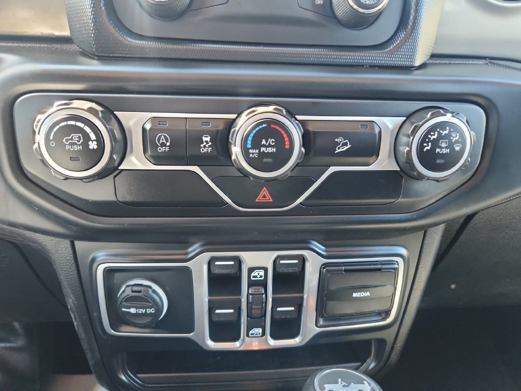 Used 2018 Jeep Wrangler Unlimited Sport S AWD/4WD image 22