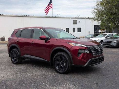 Certified 2026 Nissan Rogue SV FWD image 2