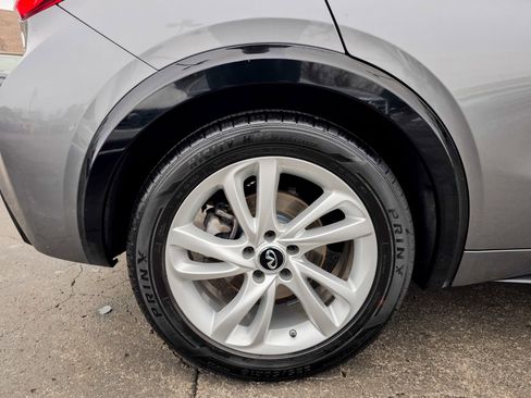 Used 2019 INFINITI QX30 LUXE image 29