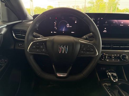 Used 2025 Buick Envista Preferred w/ Convenience I Package FWD image 18