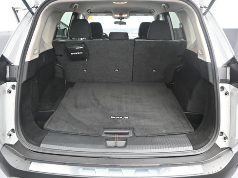Used 2023 Nissan Rogue SV FWD image 15