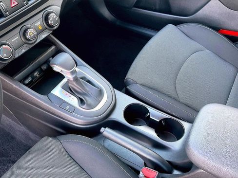 Certified 2024 Kia Forte LXS w/ LXS Technology Package image 16