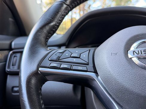 Used 2019 Nissan Rogue SV AWD/4WD image 23