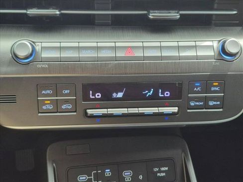 Used 2024 Hyundai Kona Limited AWD/4WD image 13