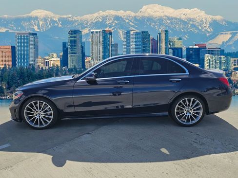 Used 2021 Mercedes-Benz C 300 Sedan image 4