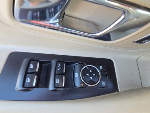 Used 2018 Ford Taurus SE image 23