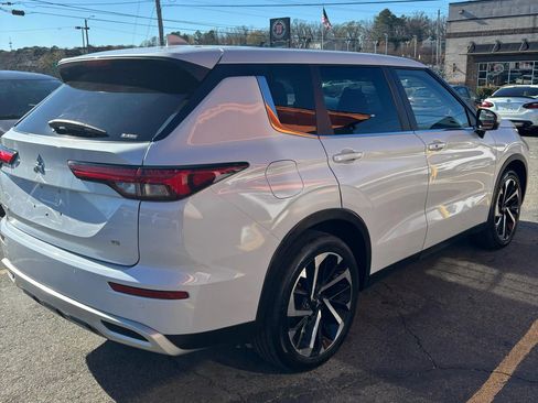 Used 2022 Mitsubishi Outlander SE image 4