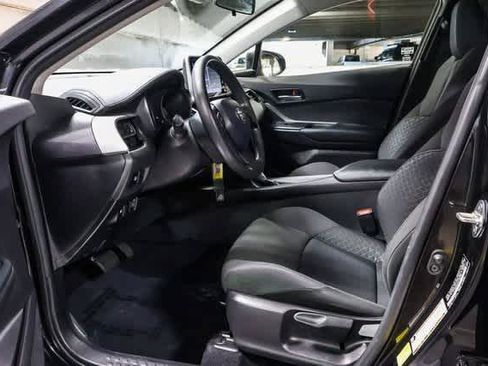 Certified 2021 Toyota C-HR LE FWD image 17