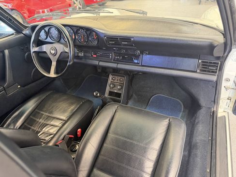 Used 1988 Porsche 911 Carrera RWD image 30