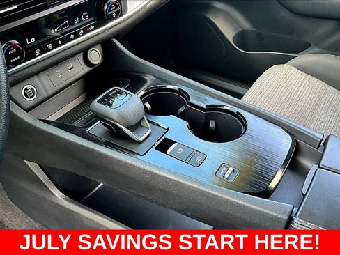 Used 2023 Nissan Rogue SV FWD image 23