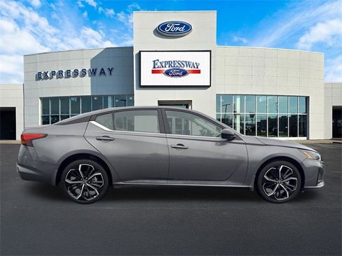 Used 2025 Nissan Altima 2.5 SR image 5