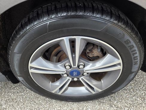 Used 2014 Ford Focus SE w/ SE Sport Package image 38