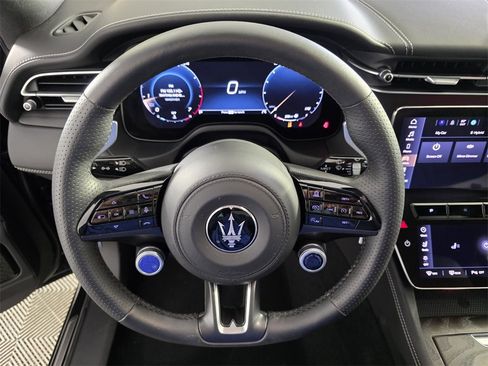 New 2025 Maserati Grecale Modena image 16