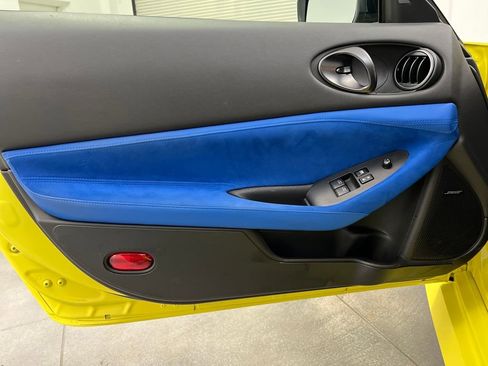 Used 2024 Nissan Z Performance w/ Floor Mat Package RWD image 11