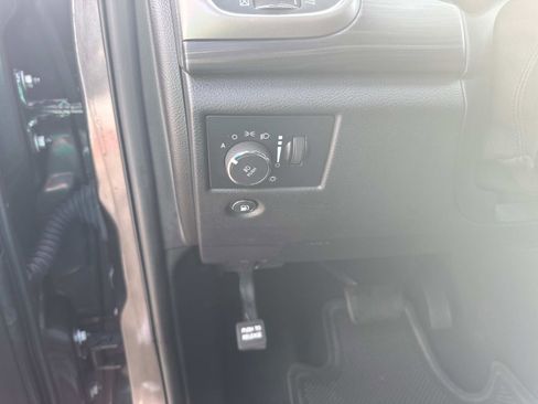 Used 2021 Jeep Grand Cherokee Laredo X image 20