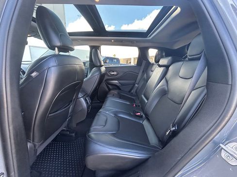 Used 2020 Jeep Cherokee Latitude Plus w/ Comfort/Convenience Group image 34