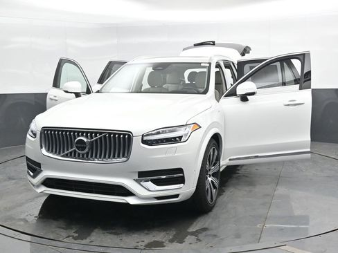 Used 2024 Volvo XC90 T8 Ultimate w/ Protection Package Premier AWD/4WD image 44