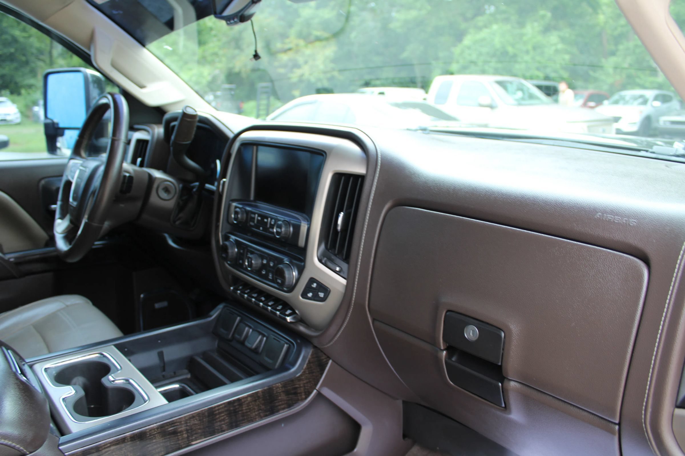 Used 2015 GMC Sierra 2500 Denali w/ Duramax Plus Package AWD/4WD image 22