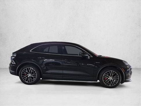 Used 2025 Porsche Macan 4S Electric AWD/4WD image 4
