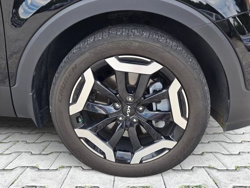 Used 2025 Kia Telluride S FWD image 3