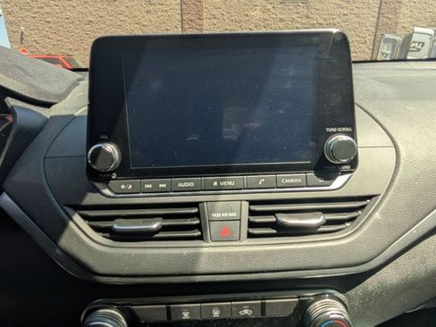 Used 2022 Nissan Altima 2.5 SV FWD image 12