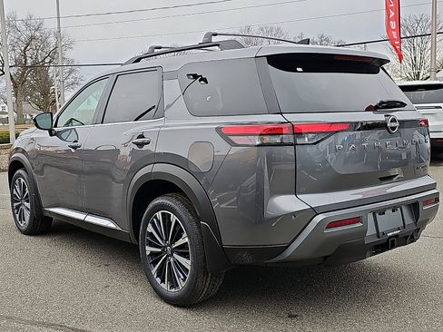 New 2026 Nissan Pathfinder Platinum w/ Cargo Package AWD/4WD image 3