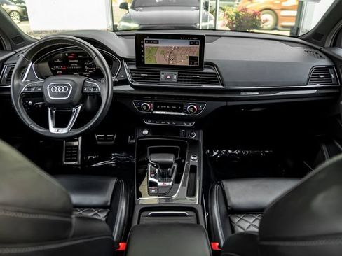 Used 2023 Audi SQ5 Prestige w/ Prestige Package AWD/4WD image 18