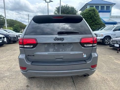Used 2019 Jeep Grand Cherokee Altitude AWD/4WD image 6