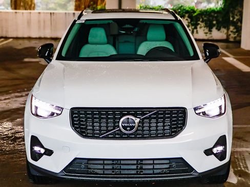 New 2026 Volvo XC40 B5 Plus w/ Protection Package Premier AWD/4WD image 61