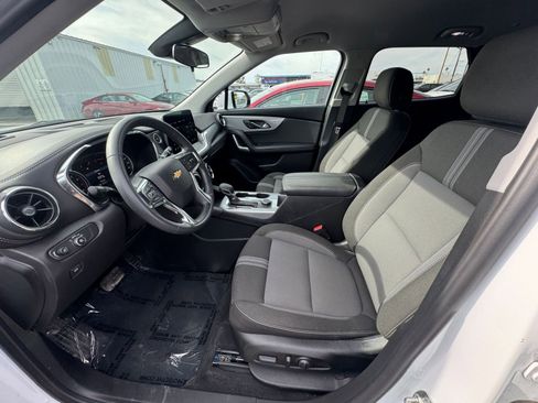 Used 2025 Chevrolet Blazer LT image 27