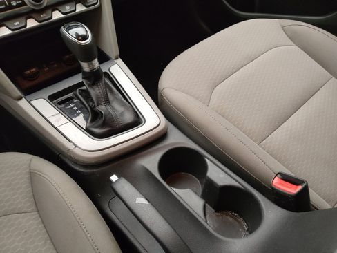 Used 2020 Hyundai Elantra SEL FWD image 26