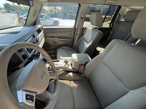 Used 2008 Jeep Commander Sport AWD/4WD image 25