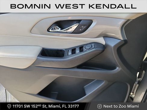 Used 2023 Chevrolet Traverse LS image 25