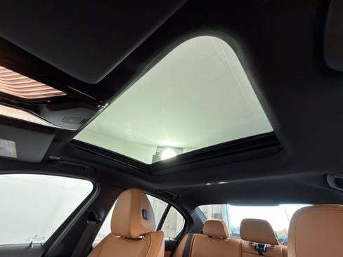 Used 2026 BMW 330i Sedan w/ M Sport Package RWD image 12