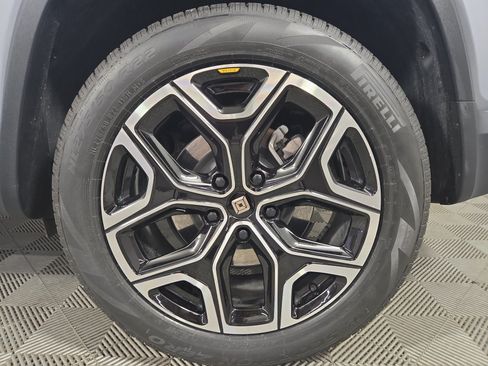 Used 2024 Rivian R1S Adventure AWD/4WD image 10
