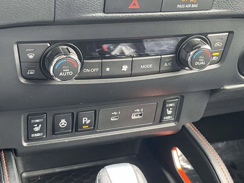 Used 2022 Nissan Frontier PRO-4X image 22