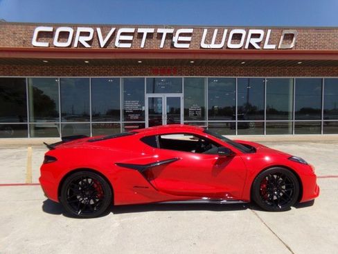 Used 2025 Chevrolet Corvette Z06 w/ Battery Protection Package RWD image 4