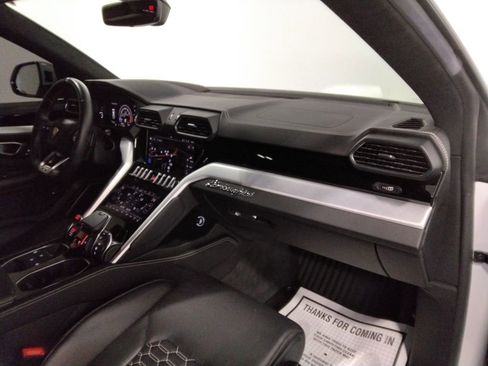 Used 2020 Lamborghini Urus image 49