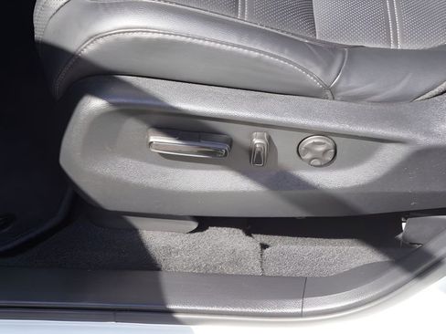 Used 2019 Honda CR-V EX-L image 17