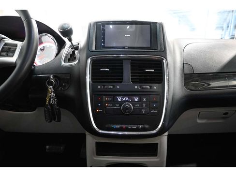Used 2012 Dodge Grand Caravan Crew FWD image 23