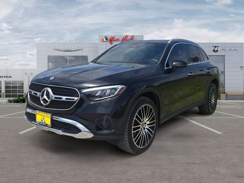 Used 2024 Mercedes-Benz GLC 300 4MATIC image 1