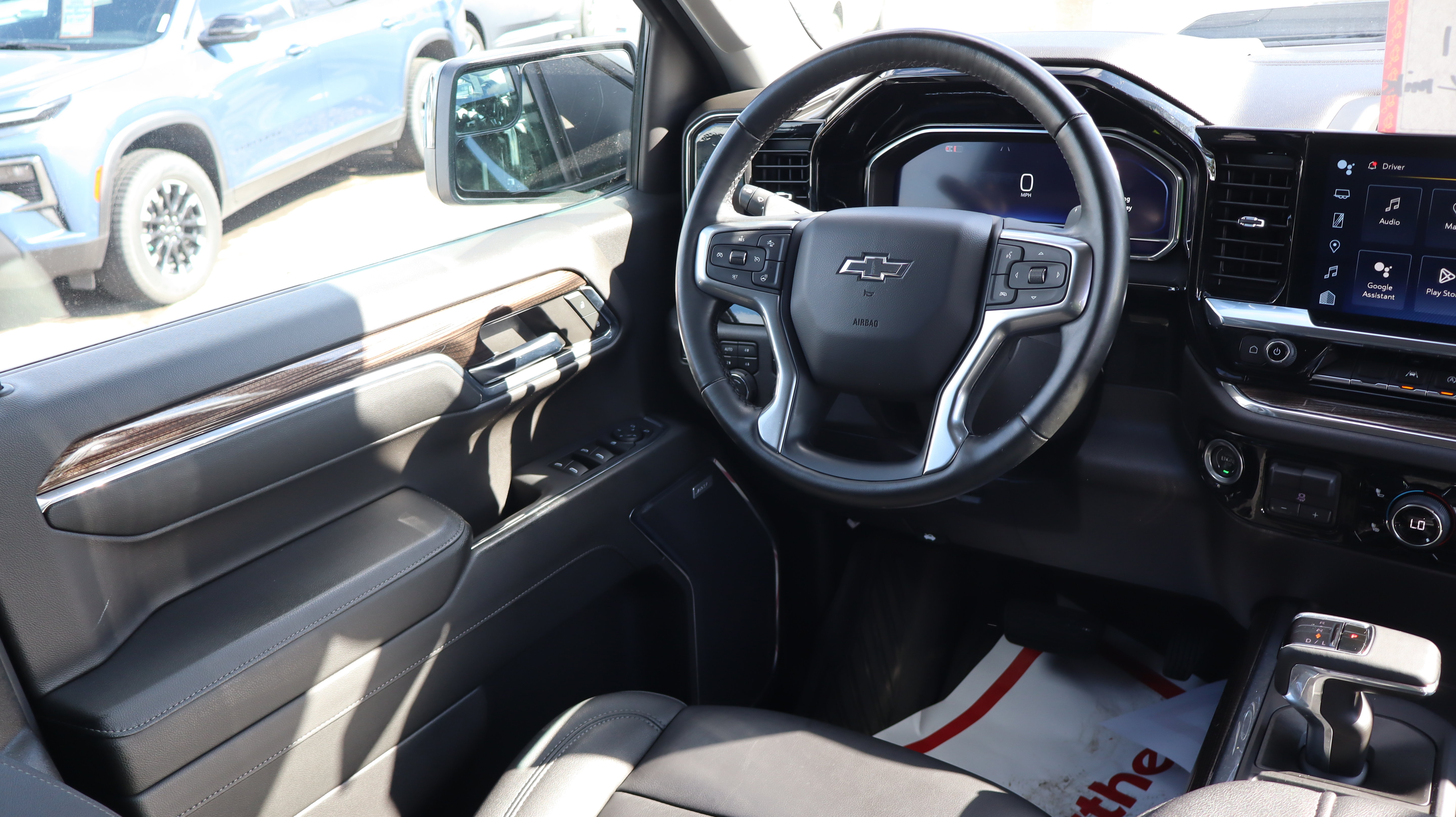 Used 2024 Chevrolet Silverado 1500 LT Trail Boss w/ Convenience Package II AWD/4WD image 9