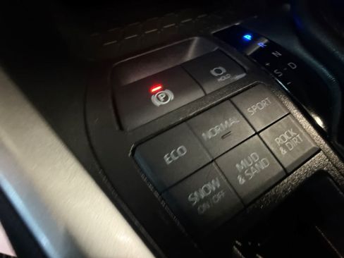 Used 2022 Toyota RAV4 XLE w/ Convenience Package AWD/4WD image 19